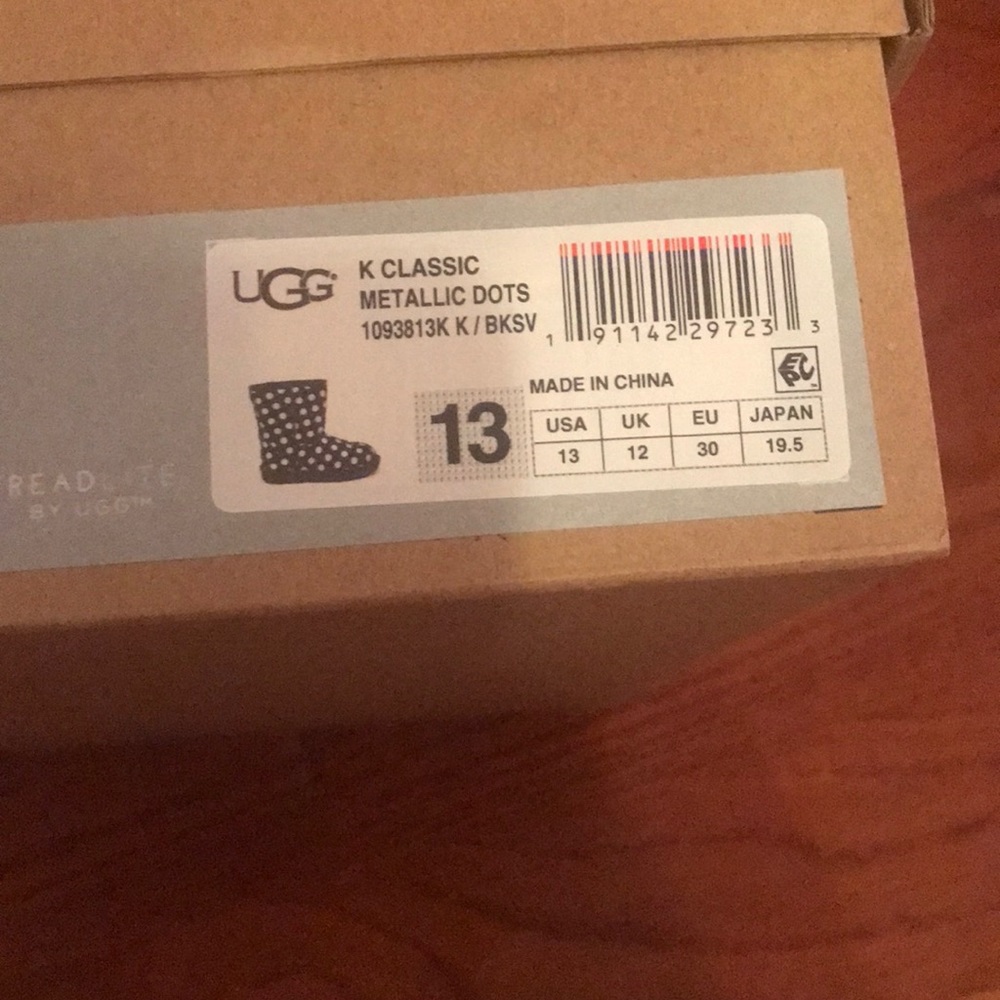 Uggs - Picture 4 of 5